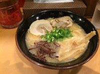 「伝承豚骨ラーメン」@博多伝承豚骨ラーメン わ蔵の写真