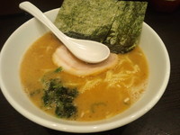 「ラーメン600円(豚骨醤油中太麺)」@hama24の写真