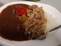 「牛のせカレー750円」@常盤軒 京浜東北線中央店の写真