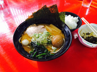 「濃厚全のせラーメン890+ライス&漬物無料」@麺家 神明 大府店の写真