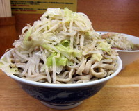 「大盛 800g（小 700円 + 大盛り 現金100円）」@ラーメン二郎 環七新新代田店の写真