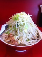 「中ラーメン　全部増」@びんびん豚の写真