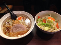 「特製しょうゆラーメン 野菜盛り 味玉サービス」@麺や 陽空の写真