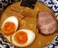 「煮玉子らーめん」@東京駅 斑鳩の写真