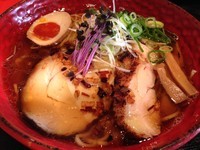 「Ｗ醤油らーめん」@麺厨房 華燕の写真