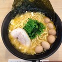 ラーメン（大盛り＋うずら増し）