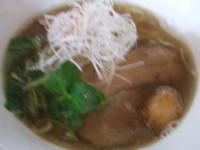 「【限定】イカ煮干しを使ったイカした白醤油ラーメン　８５０円」@ラーメン星印の写真