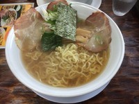 「白しょうゆ燻製チャーシュー麺」@手作りらーめん 白雪姫の写真