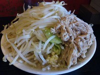 「ラーメン　大　（野菜：大、ニンニク：小、脂：普通）」@麺とび六方の写真