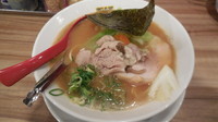 「ラーメン」@ホルモン豚骨ラーメン ジャイアン3の写真