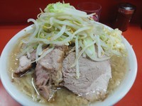 「小　700円（野菜・ニンニク）」@ラーメン二郎 神田神保町店の写真