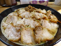 「激辛（半）チャーシューメン（並）（８００円）＋小ライス（無料」@北大塚ラーメンの写真