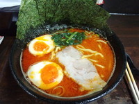 「赤味噌ラーメン750円固め＋サービスクーポンで海苔＋半熟卵」@横浜らーめん 源泉の写真