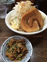 「雷そば（並）¥730＋ホルモン¥150」@雷 北松戸本店の写真