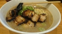 「とんこつ醤油ラーメン」@ラーメン おくやの写真