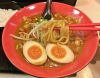 「濃厚うまこくカレーラーメン（辛口・太麺）＋煮玉子 \880」@麺屋ここいち うまこくカレーらーめん 秋葉原店の写真