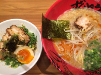 「元味HOT1倍+ミニ味玉丼+歌舞伎セット大盛り」@ラー麺ずんどう屋 新宿歌舞伎町店の写真