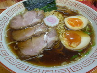 「中華そば(半熟味付玉子入り)」@昭和歌謡ショーの写真