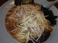 「ネギラーメン(700円)中盛(+100円)ごはん小(50円)」@ラーメンショップ 出雲店の写真