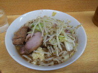 「小ラーメン(麺少なめ、ニンニク少し)」@ラーメン二郎 環七新新代田店の写真