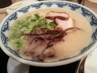 「博多ラーメン７００円」@由丸 八重洲仲通り店の写真