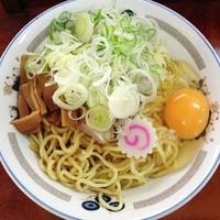 「油そば（並）￥６５０＋ネギ盛り￥１００＋生卵￥５０」@珍々亭の写真