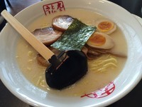 「九十九ラーメン（大）+マル得セット／￥850+250」@九十九ラーメン 飯田橋店の写真