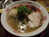 「辛らー麺　＋味玉：サービス券　＋替え玉」@きまぐれ八兵衛 安曇野本店の写真