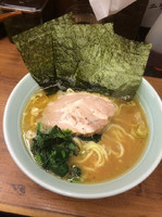 「ラーメン、無料ライス」@横浜ラーメン 武蔵家 国領店の写真