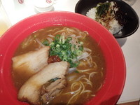 「瓶ビール(中)(550円)、島めし付醤そば(780円)」@小豆島ラーメン ヒシオ 岡山駅前店の写真