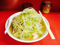 「小ラーメン 野菜+ニンニク+脂　７００円」@ラーメン二郎 ひばりヶ丘駅前店の写真