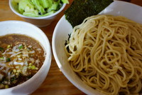 「つけ麺（大盛３５０Ｇ無料）＋キャベツ」@富士らーめんの写真
