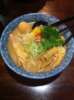 「味玉鶏塩ラーメン（中盛）」@濃厚らーめんガツリの写真