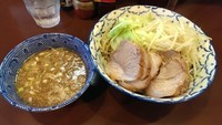 「つけ麺、大盛り、肉増し、麺増し」@らーめん陸の写真