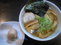 「淡麗煮干麺＋半熟玉子」@麺餐 一凜の写真