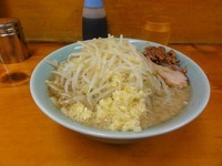 「ラーメン　700円　ニンニク　野菜少な目」@ラーメン二郎 新橋店の写真