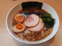 「濃厚あご出しらーめん味玉」@らーめん将貴の写真