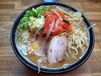 「らー麺・大(760円)+野菜増し(150円)」@麺屋やっとこ 三田店の写真