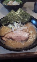 「醤油ラーメン 中盛」@品の一の写真