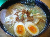 「醤油とんこつらーめん」@とんがら亭 東大和店の写真