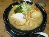 「中華そば＋味玉」@六厘舎 大崎店の写真