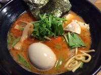 「こく辛らーめん 味玉サービス」@麺や わたるの写真