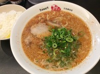 「ラーメン大盛 麺1分硬め＋辛いの多め＋ライス普通」@京都銀閣寺 ますたにラーメン 日本橋本店の写真