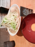 「小ラーメン 味玉  生卵」@豚星。の写真