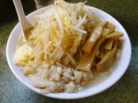 「小ラーメン（700円）＋自家製めんま（100円）」@ラーメン二郎 新宿小滝橋通り店の写真