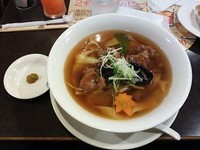 「薄切り牛肉と松茸入り3種キノコの幅広麺」@バーミヤン 栗橋店の写真