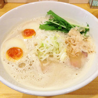 「味玉ふく流らーめん」@ふく流らーめん 轍 本町本店の写真