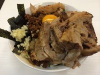 「台湾まぜそば（７８０円）＋あぶり豚Ｗ（現金）」@豚男 -BUTAMEN-の写真