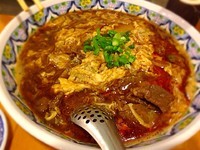 「プレミアム酸辣湯麺」@中国ラーメン 揚州商人 あざみ野店の写真