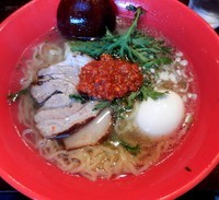 「赤丸塩＋味玉(1,050円）」@横濱元町 塩らー麺 本丸亭 元町店の写真